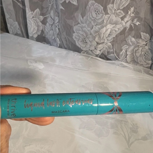 Thrive Causemetics Liquid Lash Extensions Mascara - Deep Brown NWOB - Picture 2 of 5